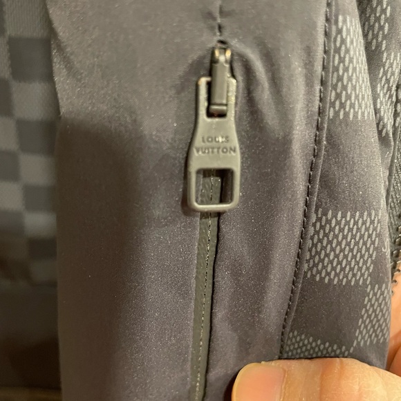 Louis Vuitton Men Vest Black - Picture 5 of 10